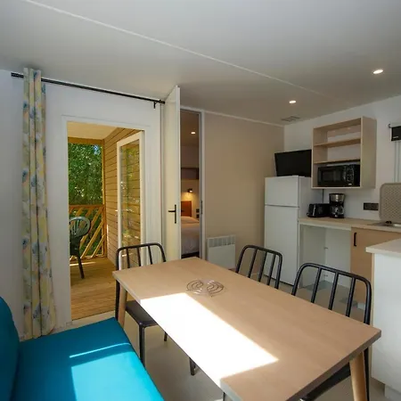 Bleues Domaine De L'agreou Ferienpark 3*