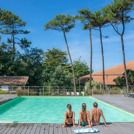 Semesterpark Bleues Domaine De L'agreou 3*