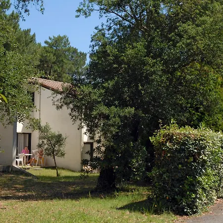 Bleues Domaine De L'agreou סניוס