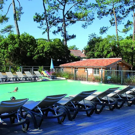 Semesterpark Bleues Domaine De L'agreou 3*